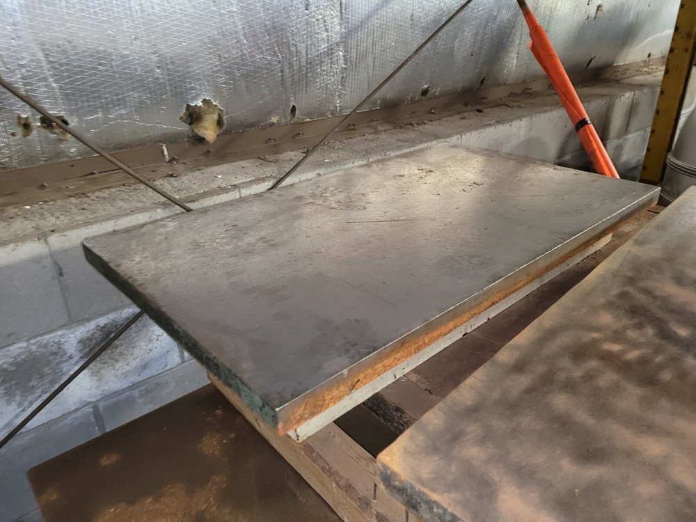 30" Long x 17.5" W Cast Iron Surface Plate/Layout Table 1-1/2" Surface Thickness