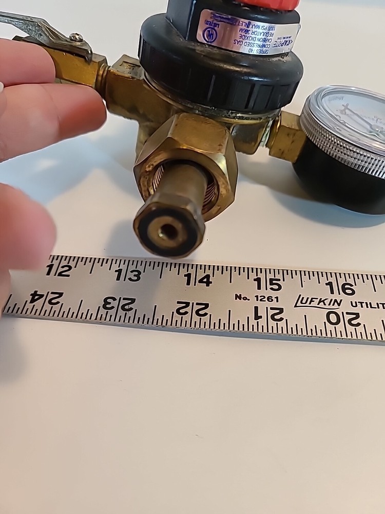 CO2 REGULATOR, TAPRITE, GAUGE TANK MOUNT