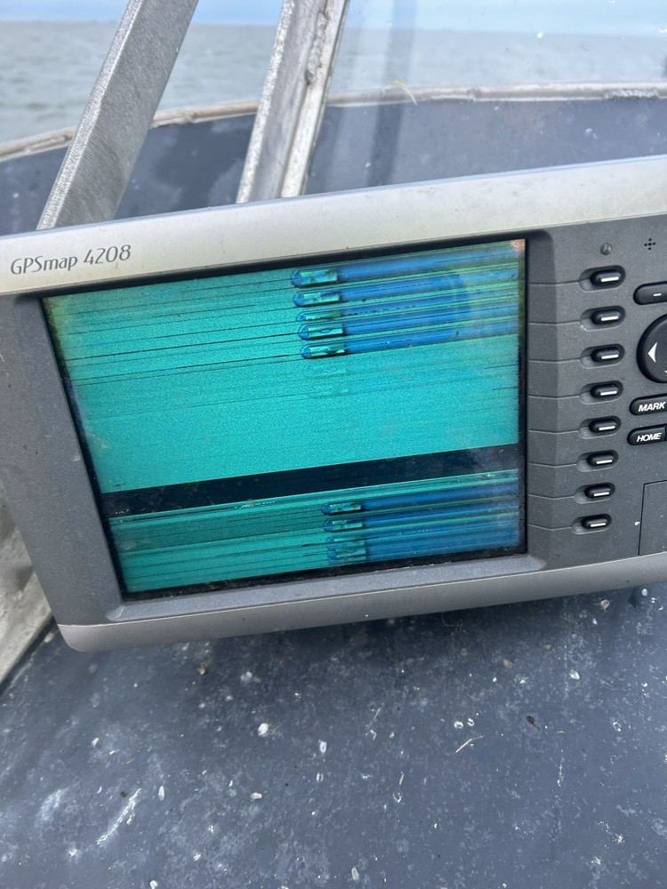 Garmin GPSMAP 4208 Chartplotter For Parts