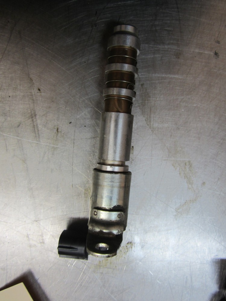 Variable Valve Timing Solenoid For 10-11 GMC TERRAIN  3.0