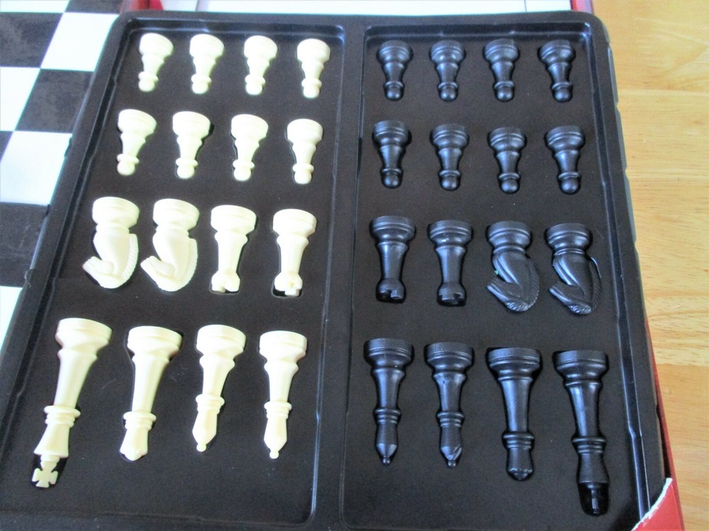 Checkmate! an Introduction to Chess Board Game 32 Unused Chess Pieces