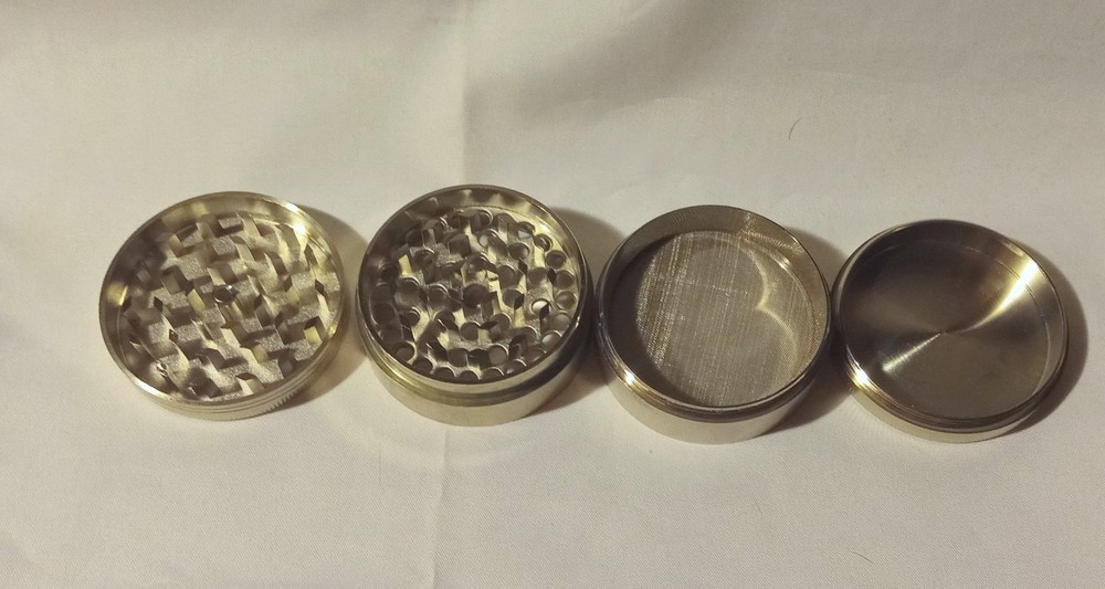 2 Herb Grinders