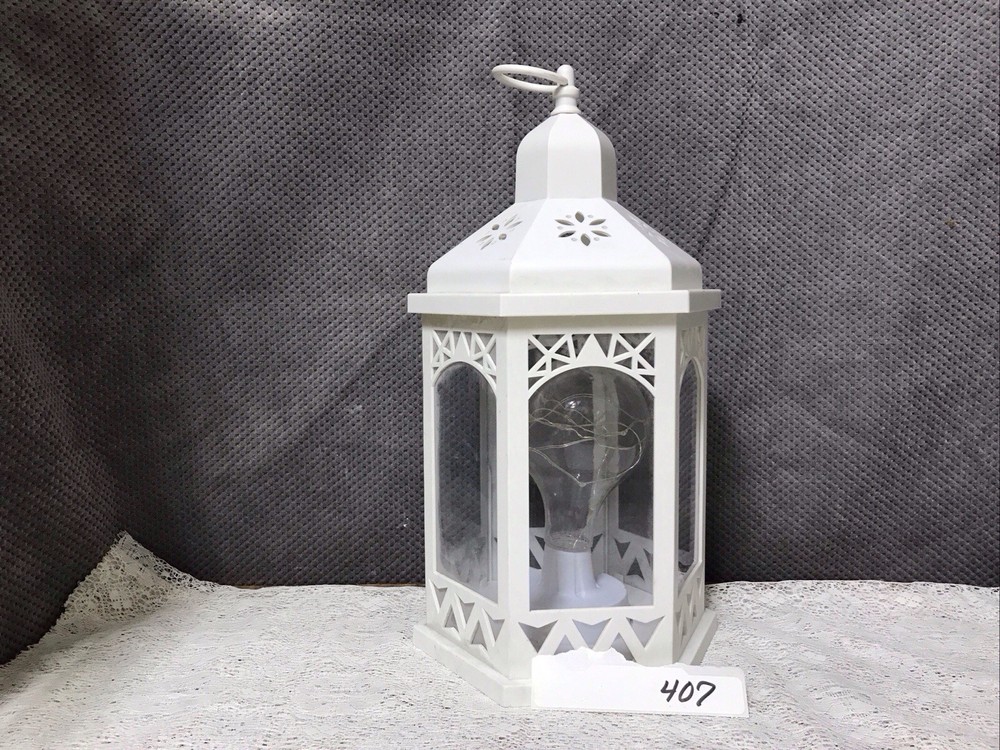 A PLASTIC   LANTERN LIGHT #407