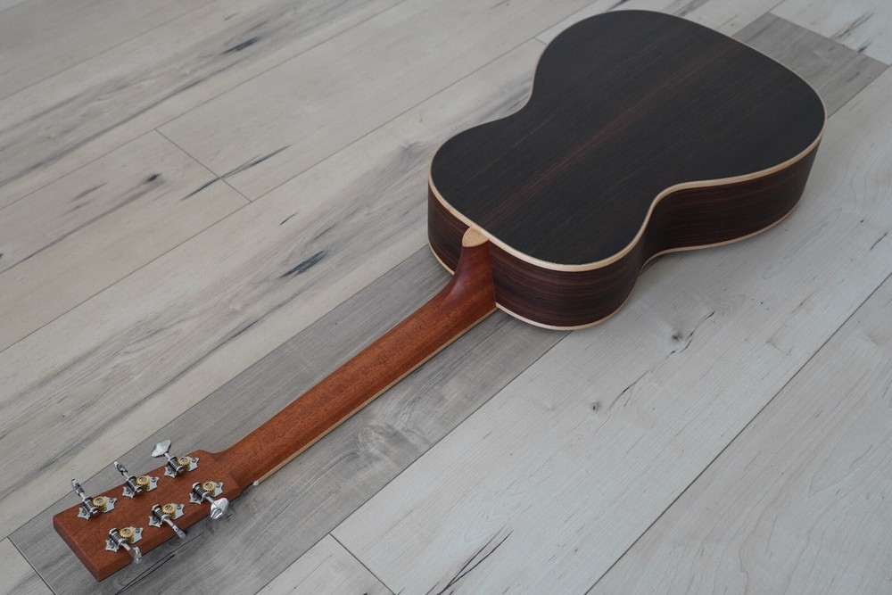 Larrivée O-40 Indian Rosewood w/ Element VTC