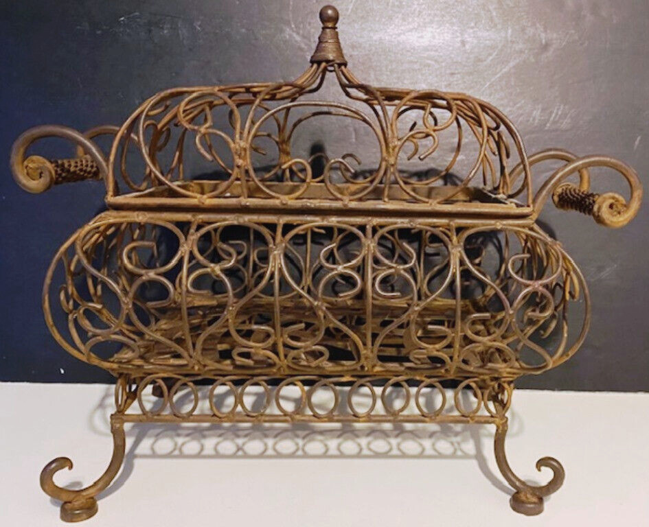 VTG HEAVY CAST IRON RUSTIC ORNATE 2 PC INDOOR/OUTDOOR FOOTED DISPLAY UNIT-EUC
