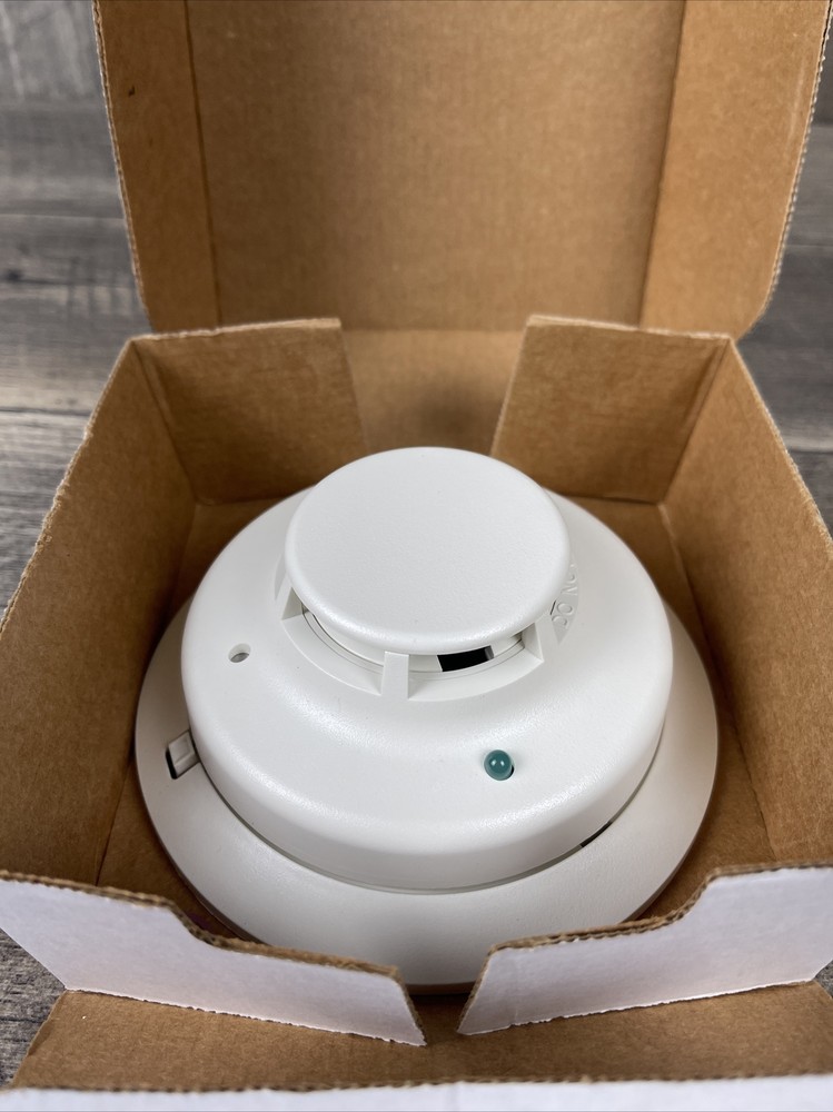 System Sensor i3 2W-B Photoelectric Smoke Detector