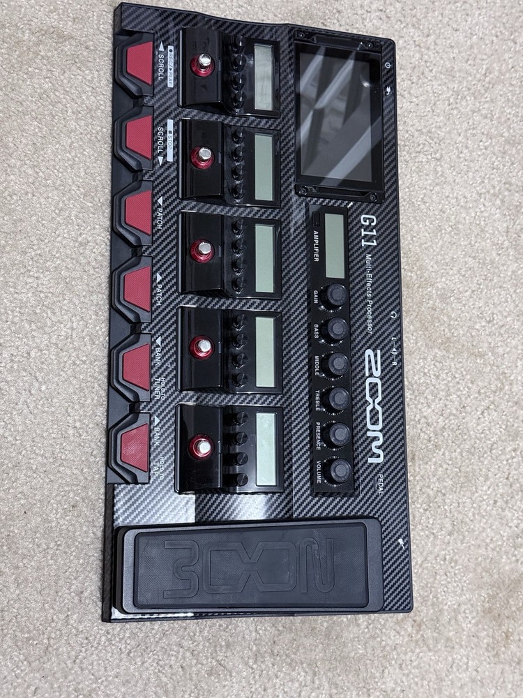 Zoom Multi-Effects G11 Processor with Expression Pedal PRO