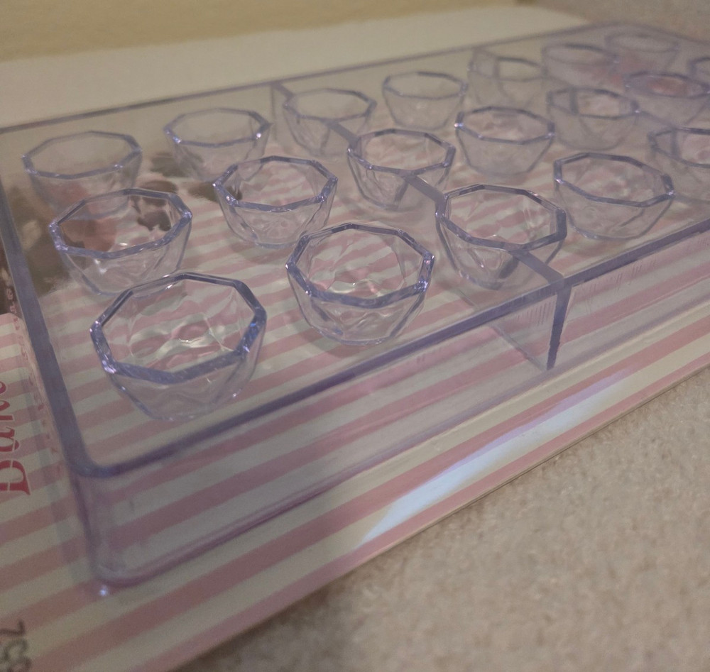 Chocolate Mold S652 Bakeware Mold (Diamond Sphere-shaped)