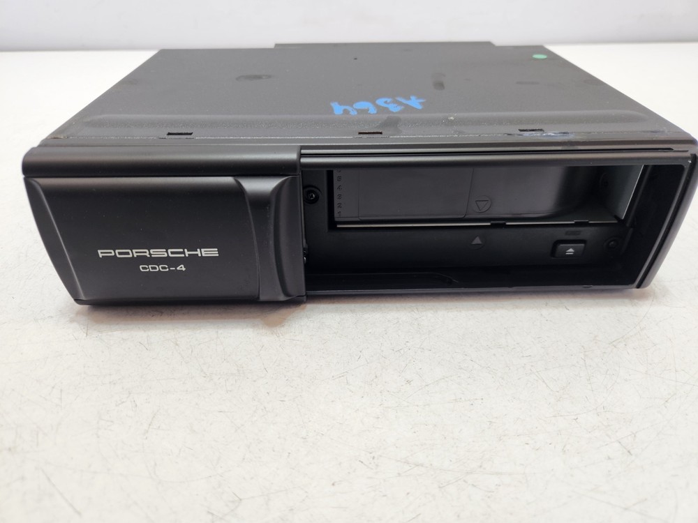 ✅ 03-10 OEM Porsche Cayenne 955 957 CD Changer Player Unit
