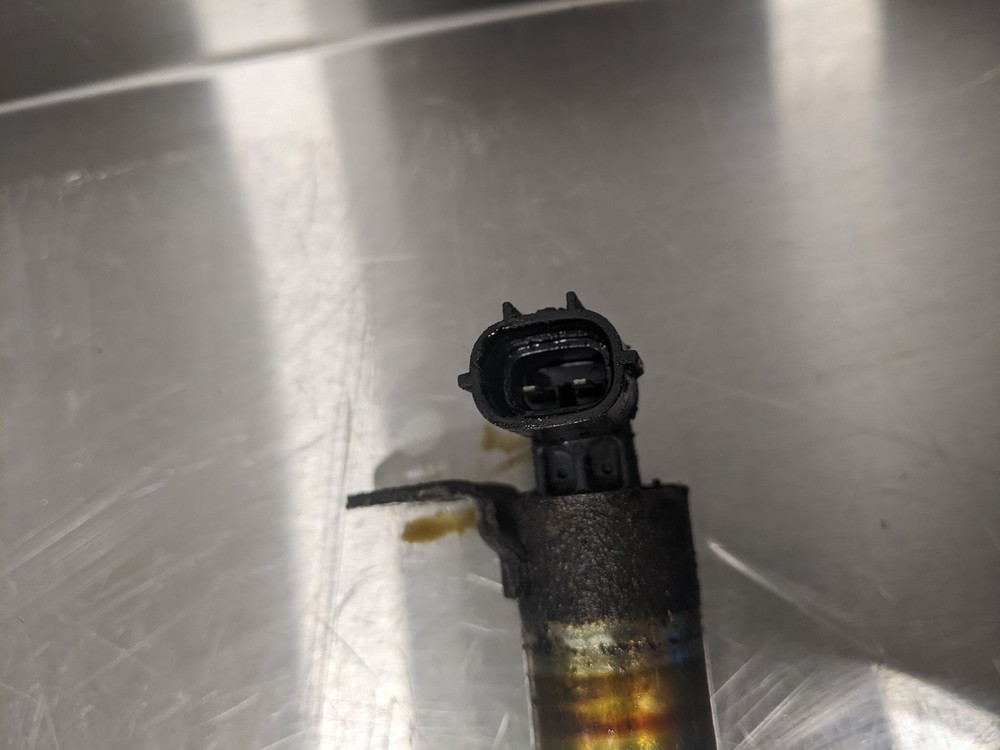 Variable Valve Timing Solenoid From 2005 Cadillac CTS 3.6