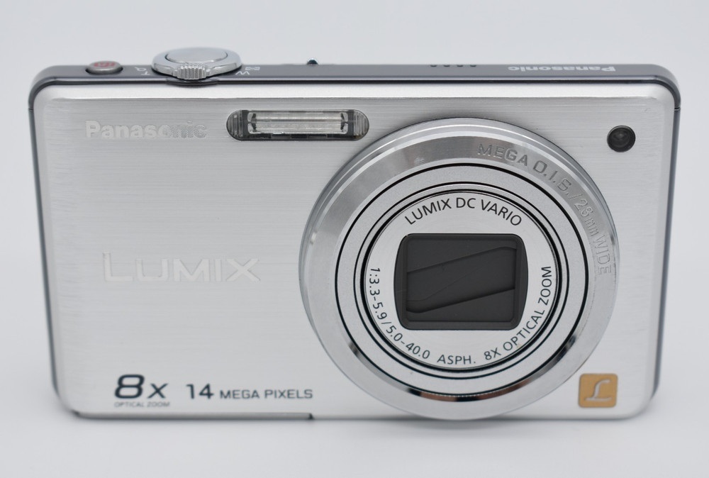 Panasonic LUMIX DMC-FH20 Silver Compact Digital Camera 14.1MP - Bundle Tested