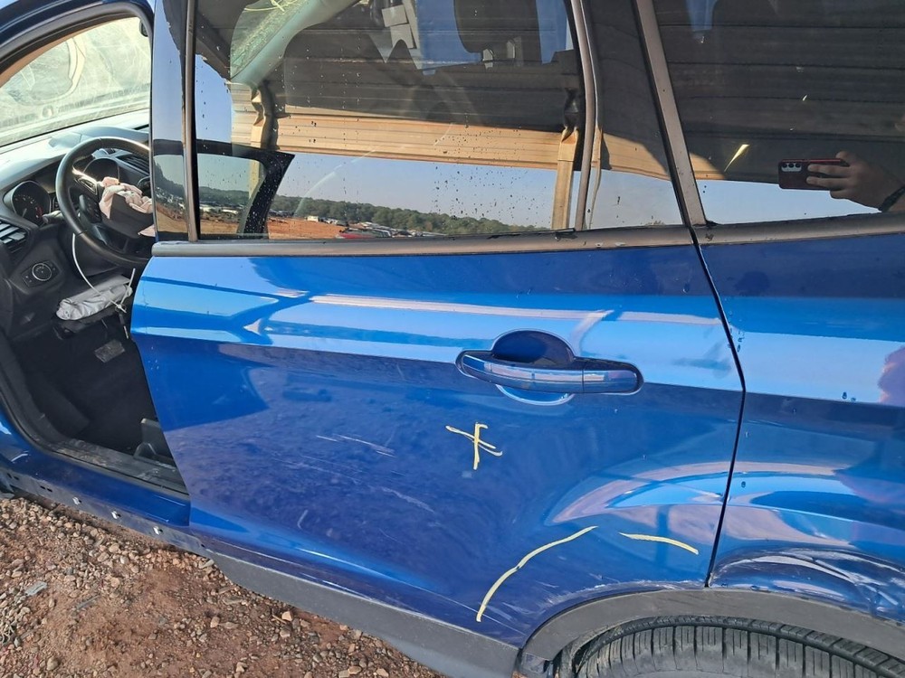 ESCAPE 2017 Glove Box 4795570
