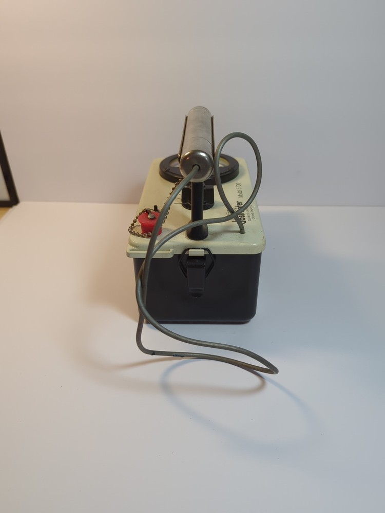 Dosimeter Model 3700 Geiger Counter Survey Meter Tested Working