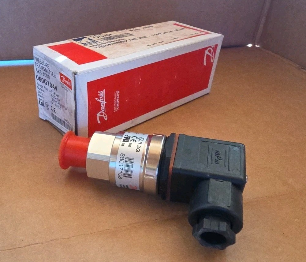 NEW Danfoss AKS3000 060G1044 pressure transmitter