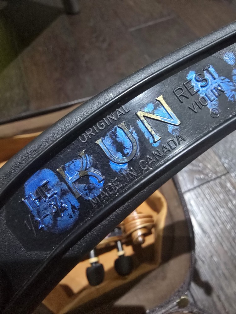 Universal 3/4 Student Violin KUN-Made in Canada