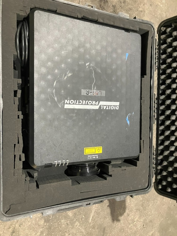 Digital Projection E‑Vision Laser 8500 Large Venue Projector