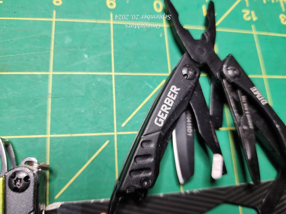 Gerber Dime multi tool x1 good-great conditions, READ the description please.