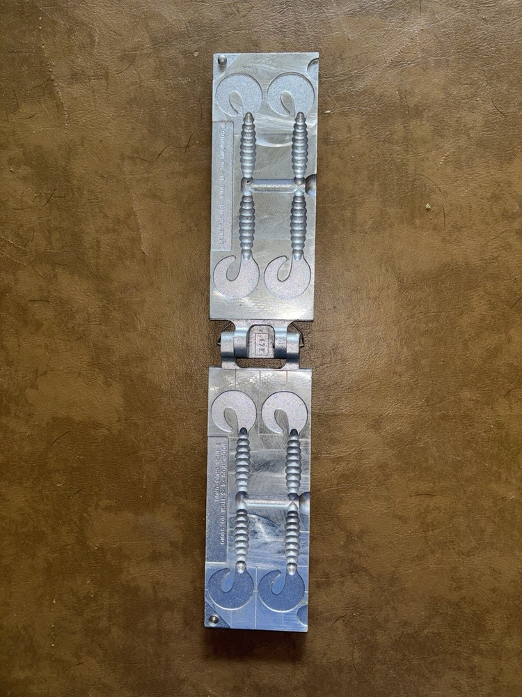 Do It Chub Grub Soft Plastic Bait Mold 3”