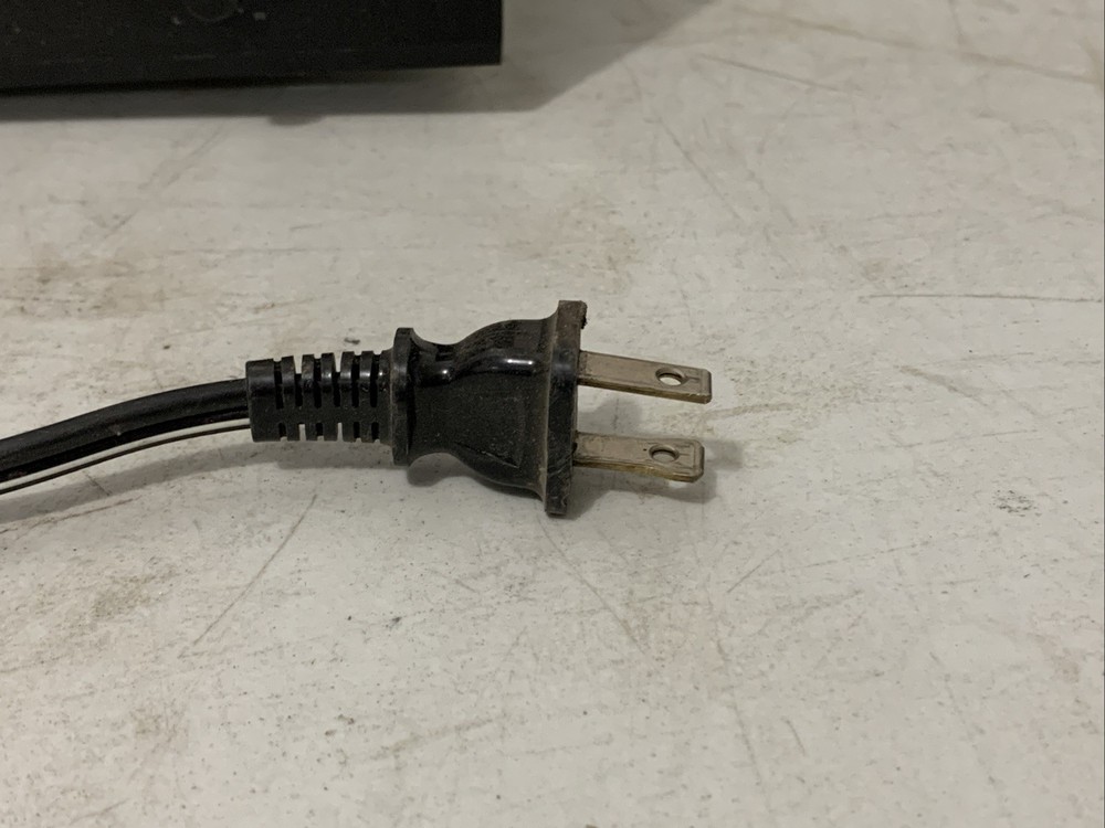 Kenwood KA-88 Stereo Integrated Amplifier - POWERS ON