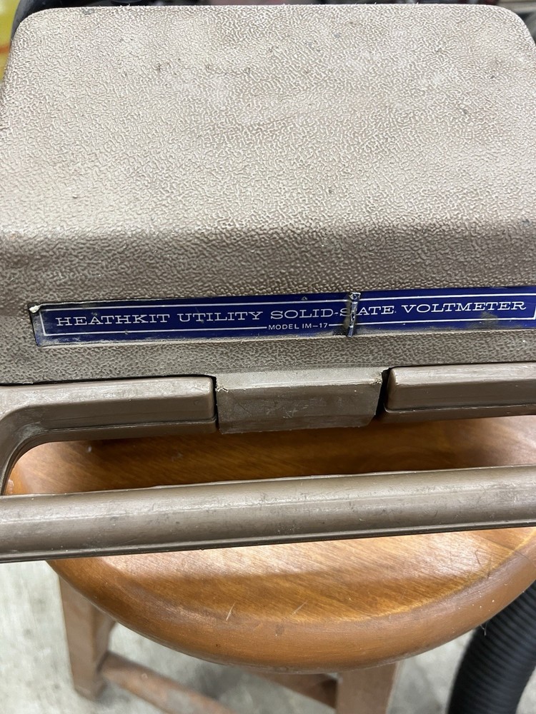 Vintage Heathkit Utility Solid State Voltmeter Model IM-17 in Original Case