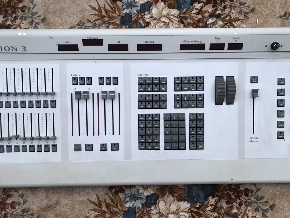 ETC Pro Expression 3 lightning Console, Model#4131A1004 / Read Description