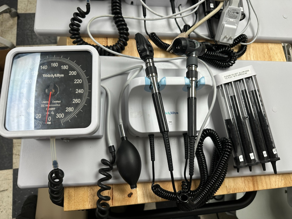 Welch Allyn 777 Wall system with board