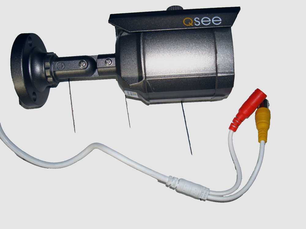 Q-See QM9902B Night Vision Bullet Analog Security Camera w/ /60 ft. BNC Cable