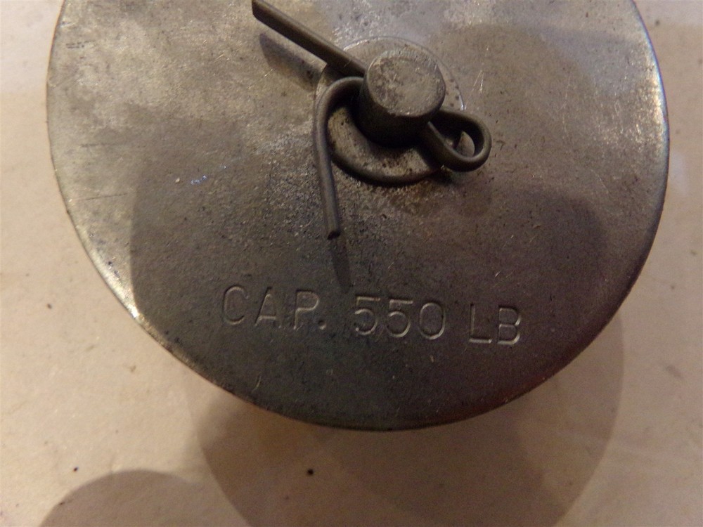 SWIVEL PULLEY 550 LB CAP. - NEW