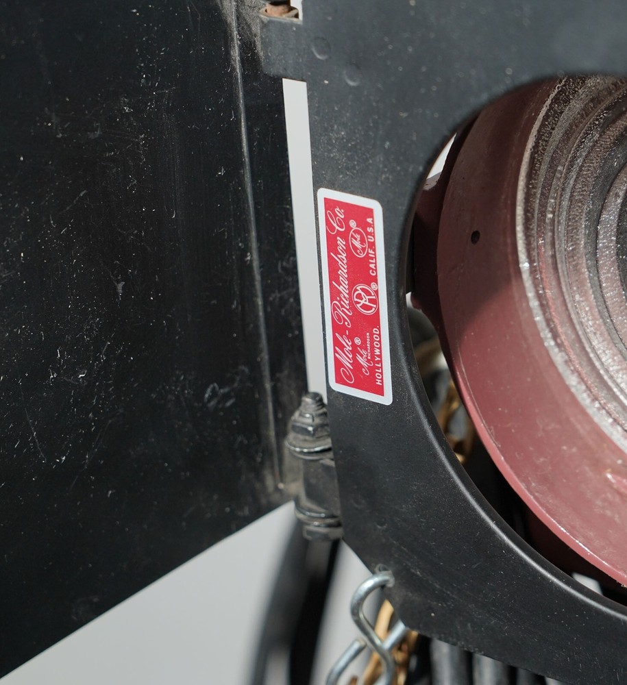 Mole Richardson Type 2351 200w Midget Solar Spot with barn doors (BW1)