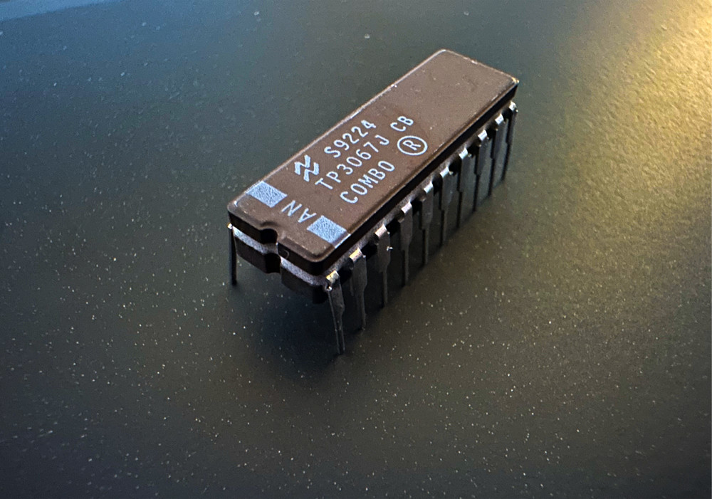 TP3067J National Semiconductor CODEC/Filter CMOS Serial Interface Ceramic IC