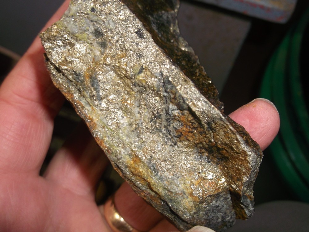 Gold, silver, copper, 487 grams samples ,ore high grade .