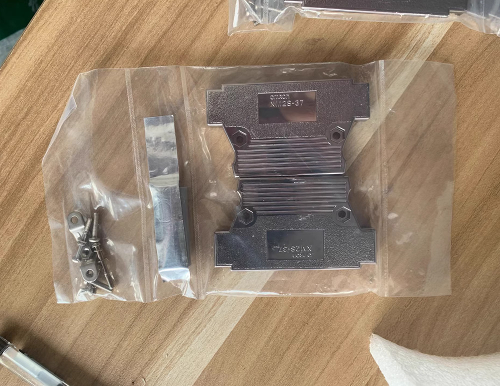 1PC New Omron Connector XM2S-3711 #LL