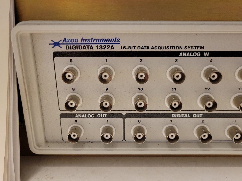 Axon Instruments Digidata 1322A 16-Bit Data Acquistion System-Powers On