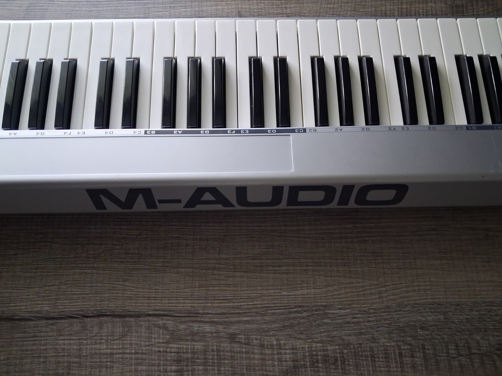 M-AUDIO Keystation 61ES MIDI Controller Keyboard