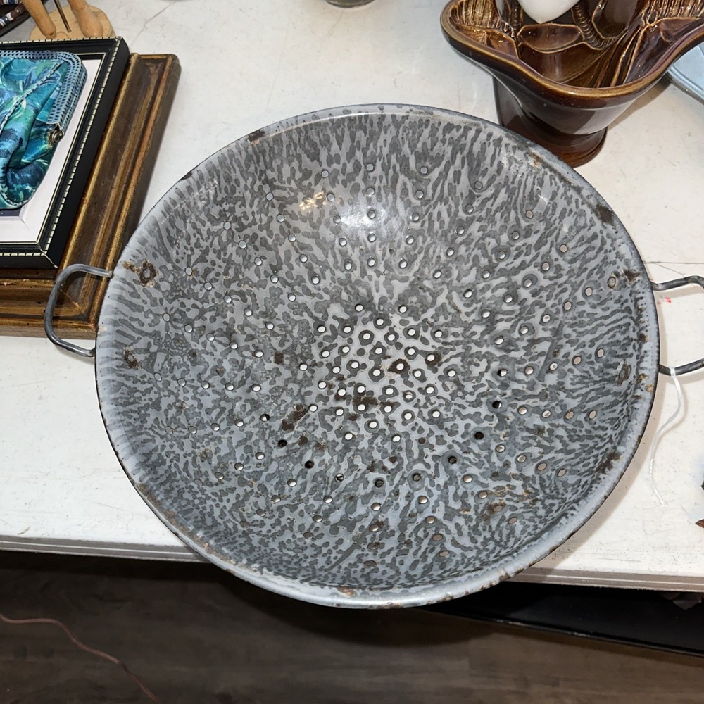 Antique Mottled Enamel Graniteware Handled Colander Grey