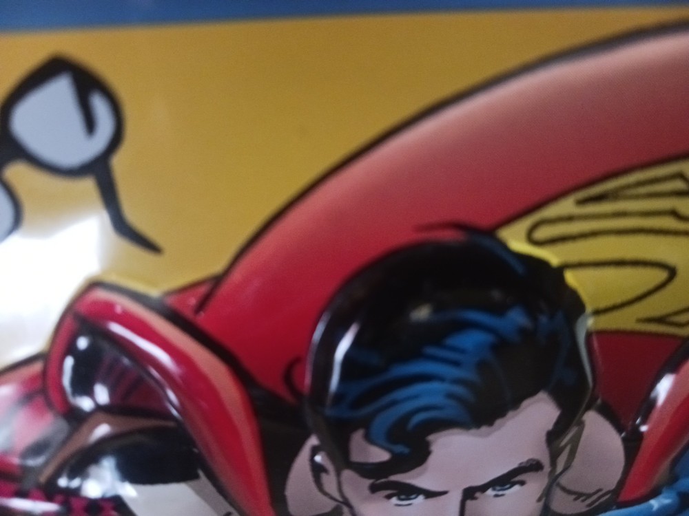 2000 tin company superman lunch box Embossed