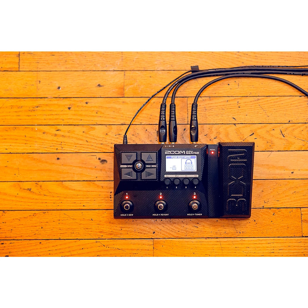 Zoom G2X Four Multi-Effects Processor With Expression Pedal Black