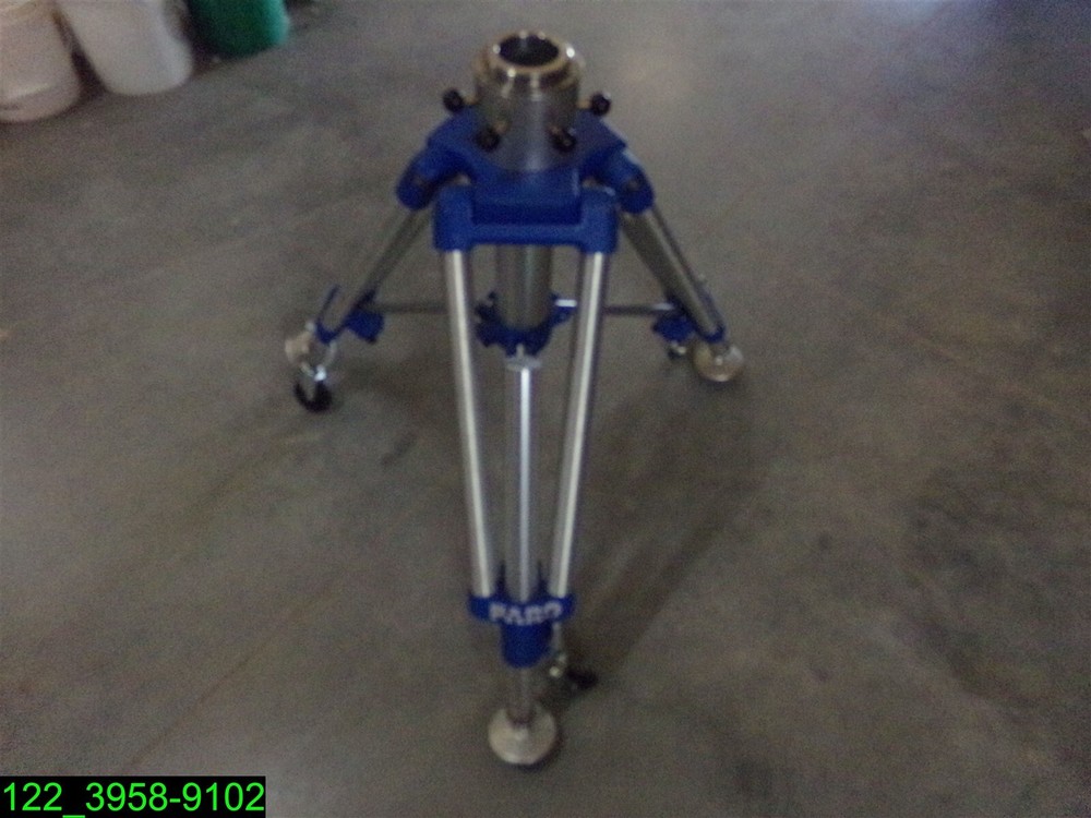 FARGO HEAVY DUTY ALUMINUM TRIPOD 3-1/2"-8 Threaded Ring