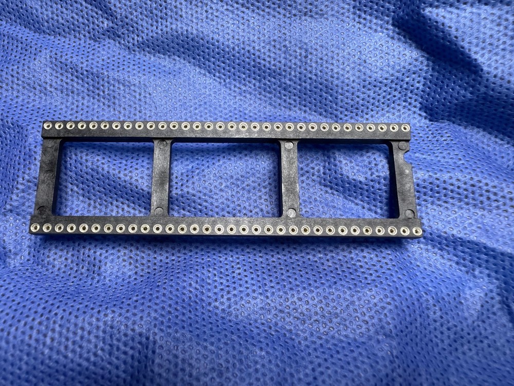 Commodore Amiga A500 / A2000 - 68000 CPU IC Socket - 64-pin