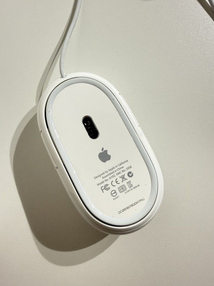 Apple Wired Mouse (white)