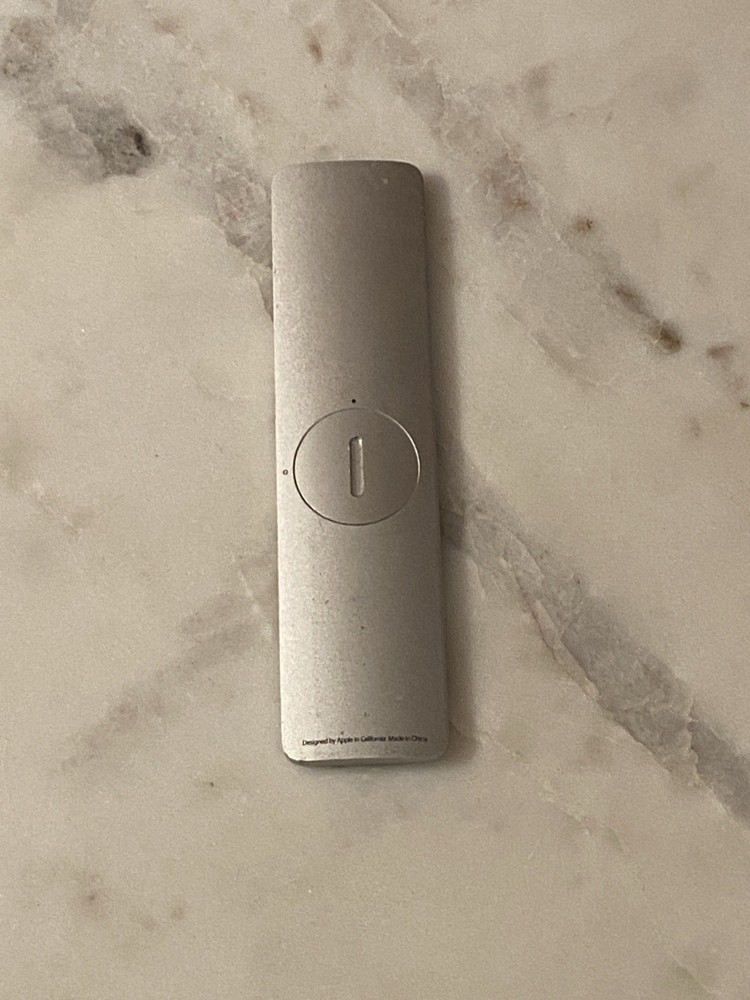 SILVER ALUMINUM IR REMOTE - Apple TV, MacBook Pro, iMac, Mac mini