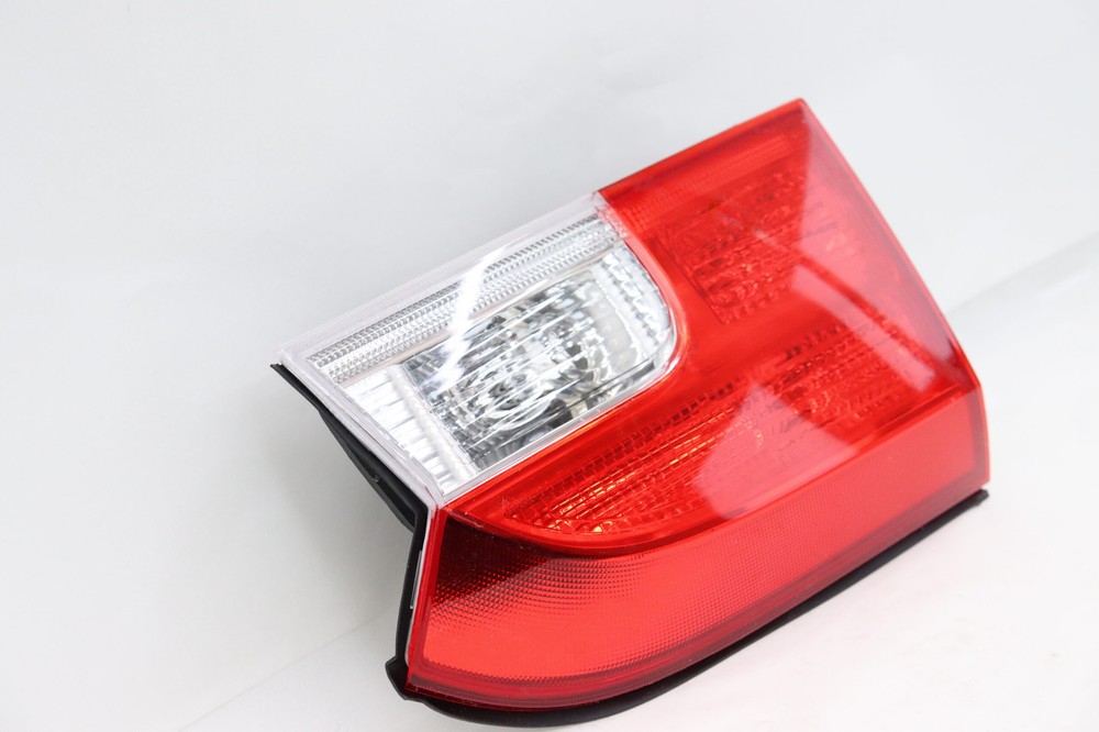 GM Driver Side Tail Lamp Applique 20845443