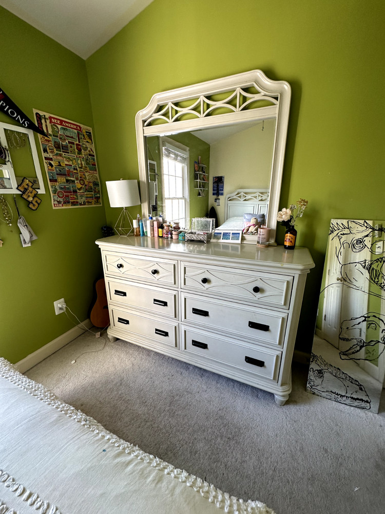 Bedroom Set (Excellent Condition)