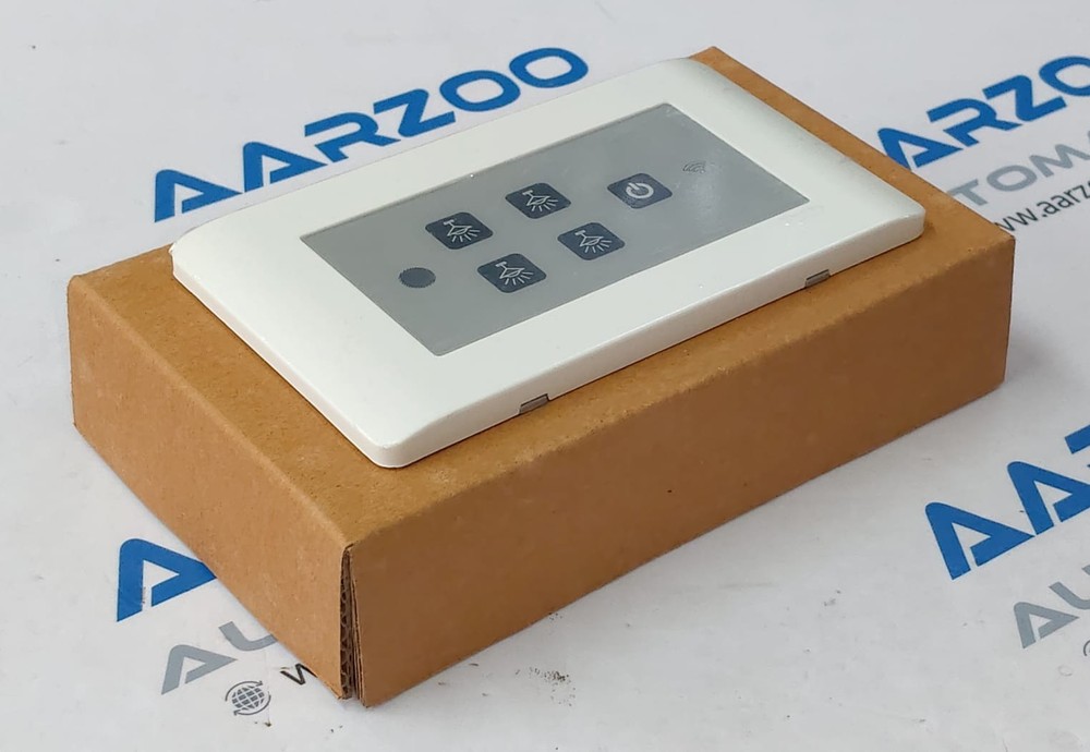 NEW IN BOX SCHNEIDER IH0440000 4 KEYS + MASTER - 4M SMART TOUCH PANEL