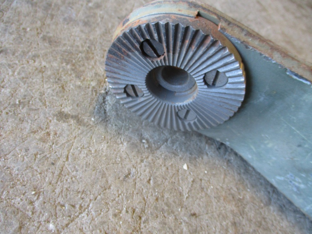 Used Y-Arm w/T&E Traversing Bar for UPA Universal Pintel Adapter or GPK Coupla