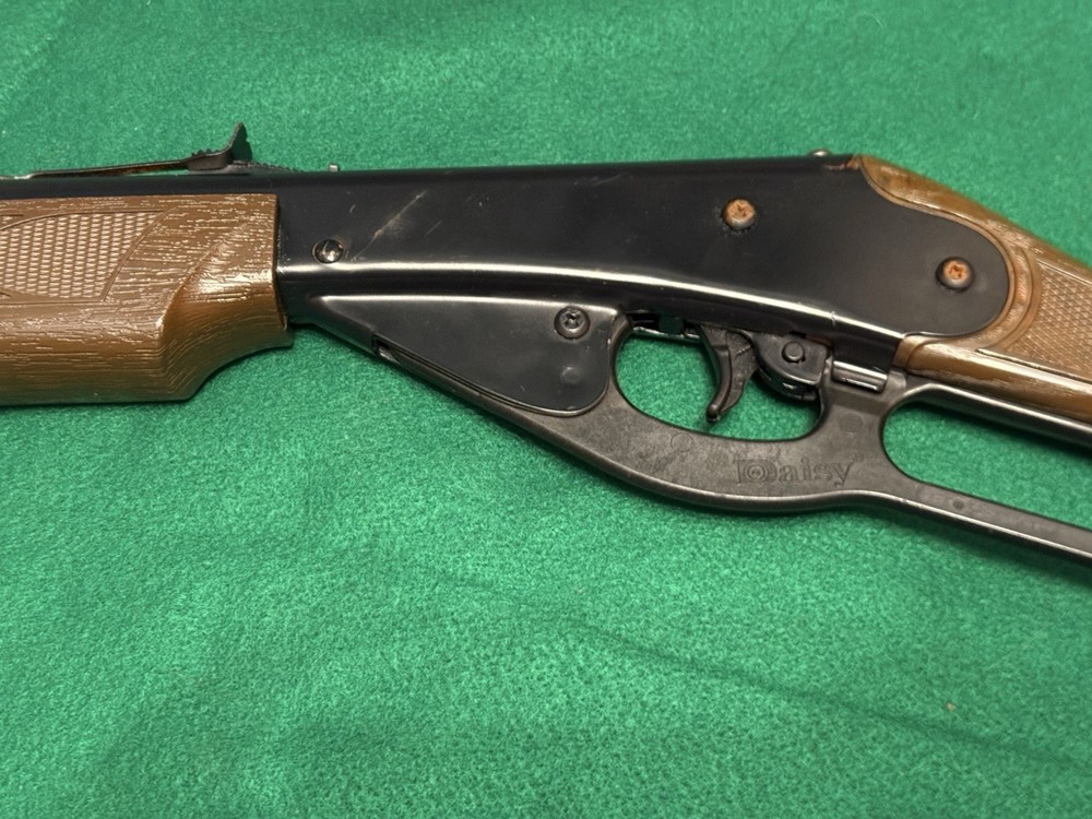 Vintage Daisy Model 111B BB Gun