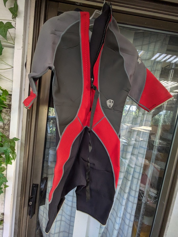 Hyperlite Wet Suit Red and Black Size Small Beach Surfing