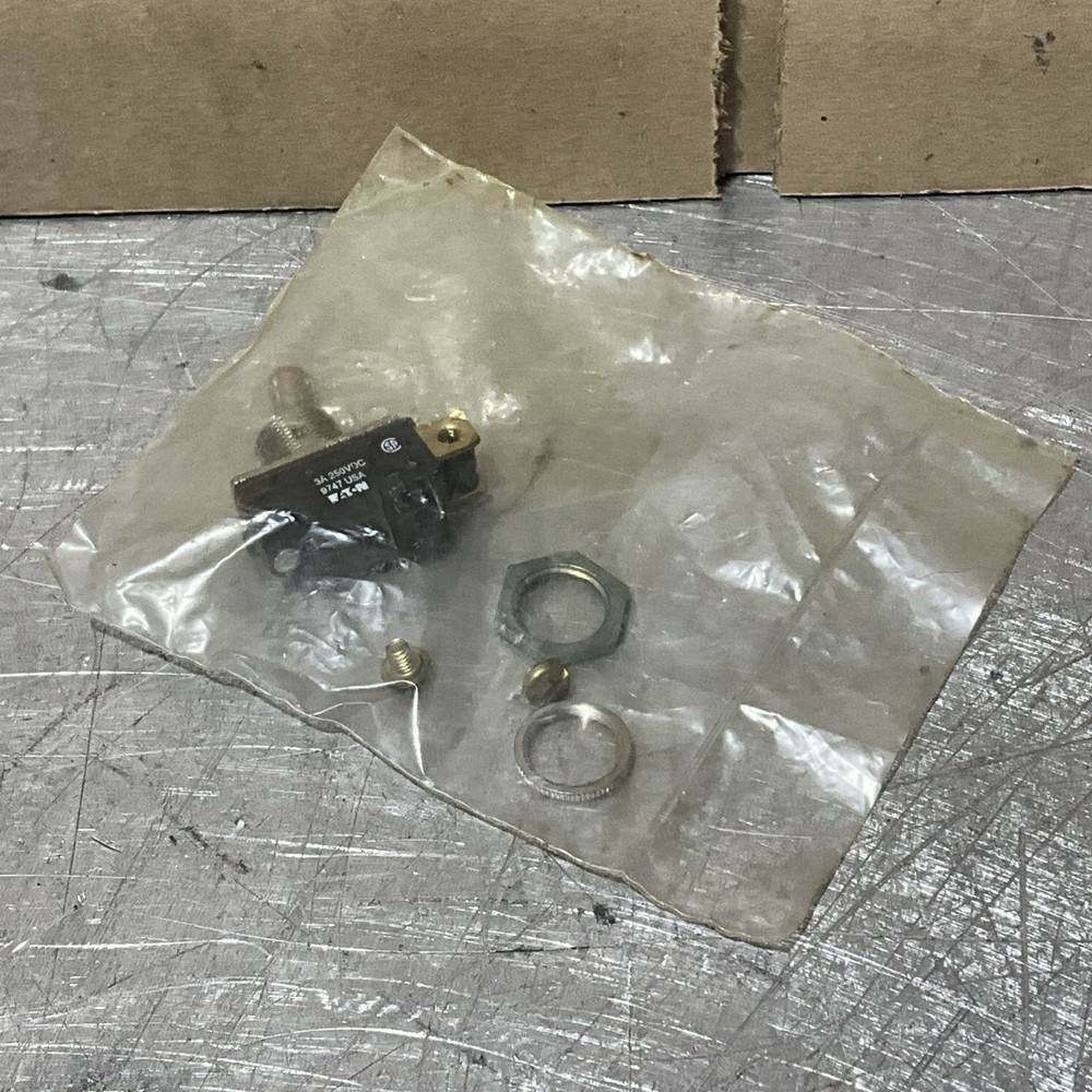 Eaton 9805 ON/OFF Toggle Switch NOS