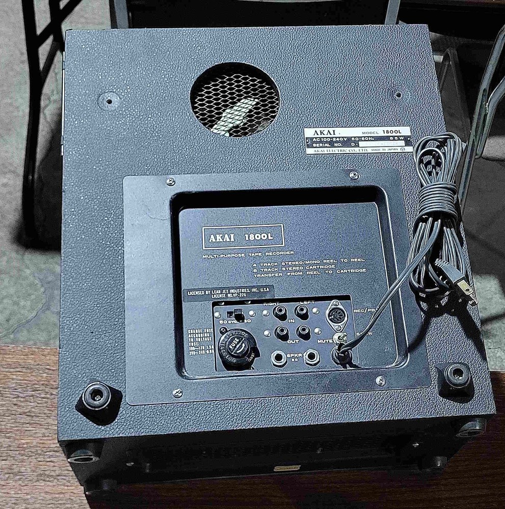 AKAI 1800L MULTI-PURPOSE TAPE RECORDER