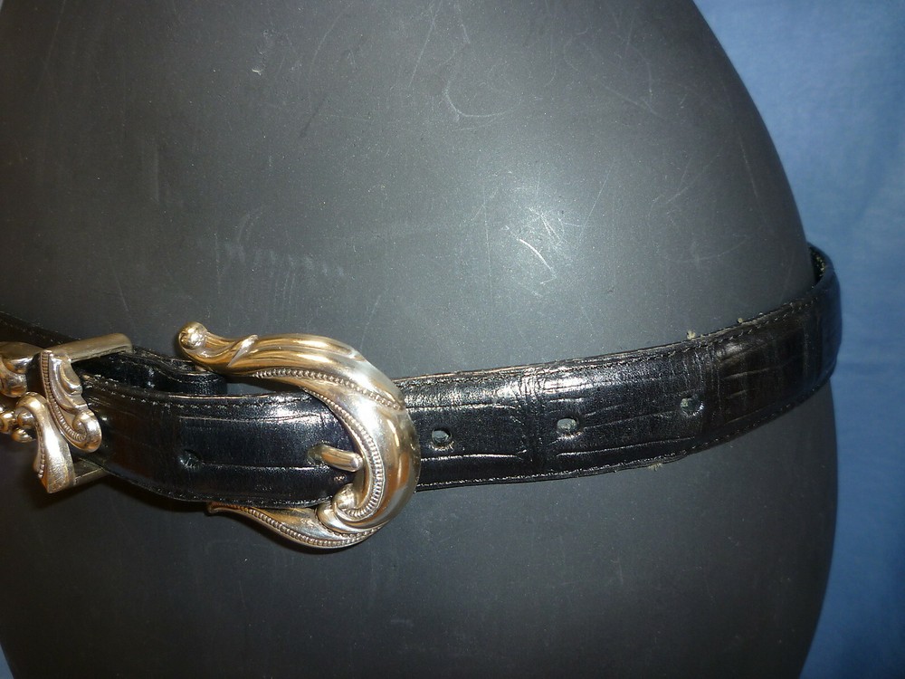 Black Leather Silver Buckle Womens Belt Fits 29-32 (B615)